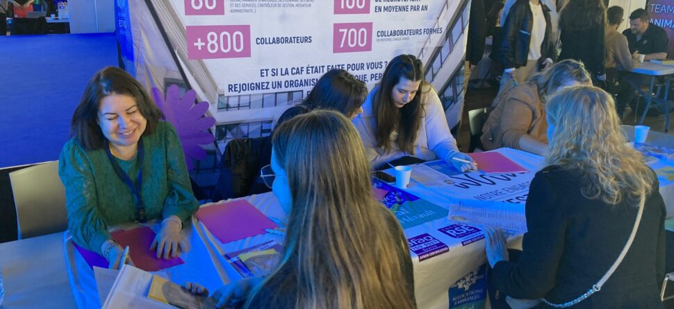 Recrutement saisonnier : la Caf de l'Hérault à la rencontre des jeunes pour l’été